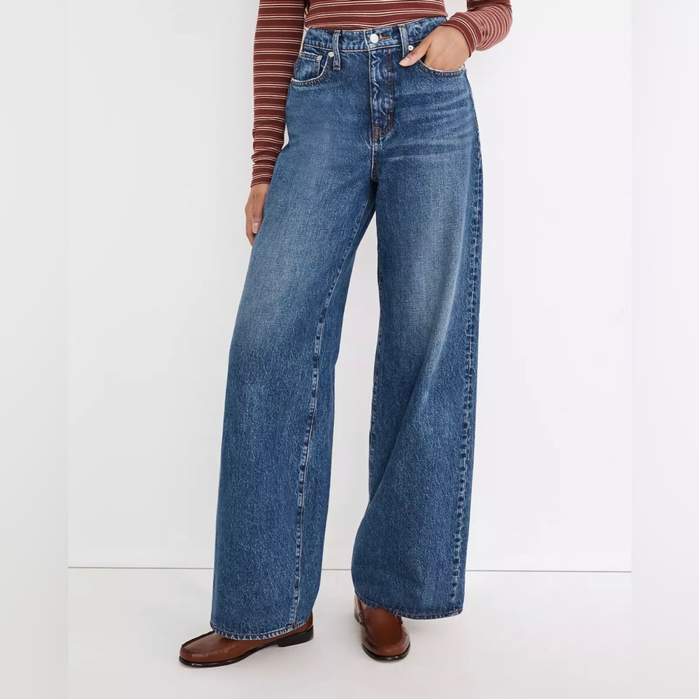 Madewell Petite Superwide-Leg Jeans in Desota Wash Item NG804